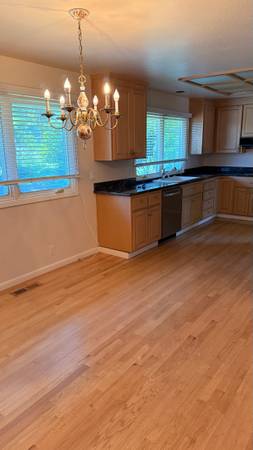 4BR/3BA Single Family House · Atherton photo 3