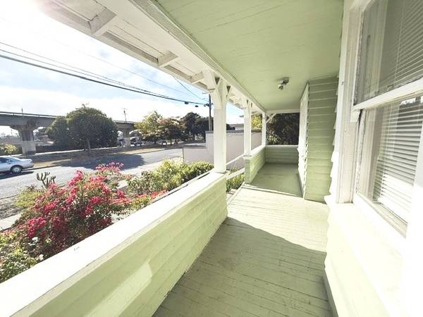 1BR/1BA Duplex · El Cerrito photo 2