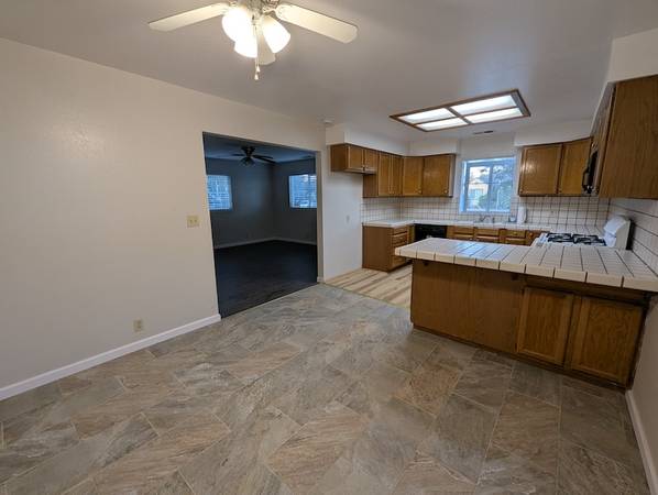 2BR/2BA Single Family House on Sally St · Hollister photo 5