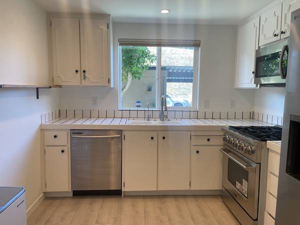3BR/3BA Townhouse · Novato photo 2