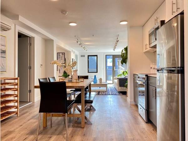 Apartments on Market Street · Oakland photo 3