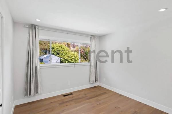 3BR/3BA Single Family House · Oakland photo 5