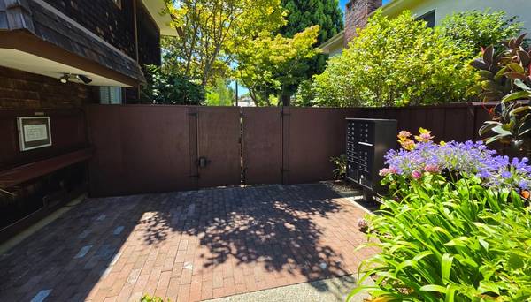 1BR/1BA Apartment on Homer Avenue · Palo Alto photo 5