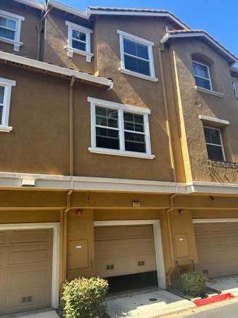 3BR/3BA Townhouse on Autumnvale Drive · San Jose photo 3