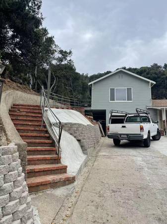 2BR/1BA Duplex on Leona St · Oakland