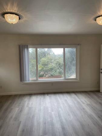 2BR/1BA Duplex on Leona St · Oakland photo 3