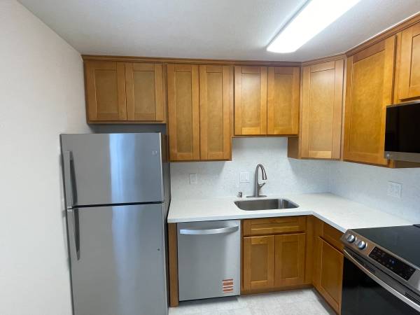 2BR/1BA Apartment on Shepherd Ave. · Hayward