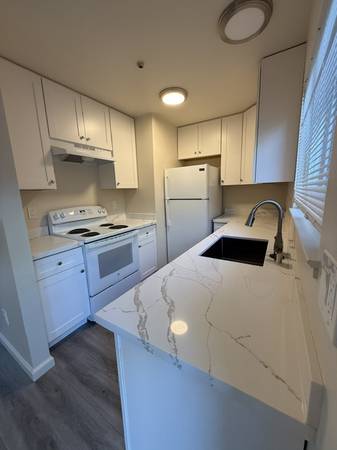 2BR/2BA Apartment · Santa Rosa photo 4