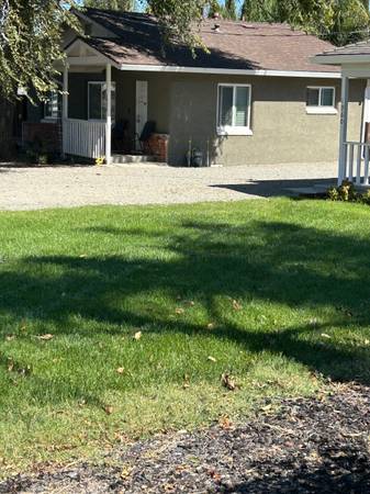 1BR/1BA Single Family House · Brentwood photo 2