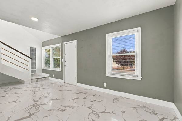 2BR/1BA Single Family House on Roland Drive · Capitola photo 3