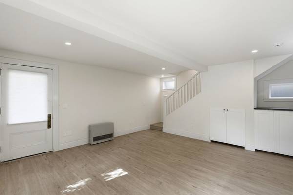 1BR/1BA Duplex on Lincoln Apt.3 · Santa Cruz photo 5