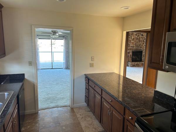 3BR/4BA Single Family House on Double Point Way · Discovery Bay photo 2