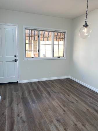 Apartments on E Napa St · Vineburg photo 4