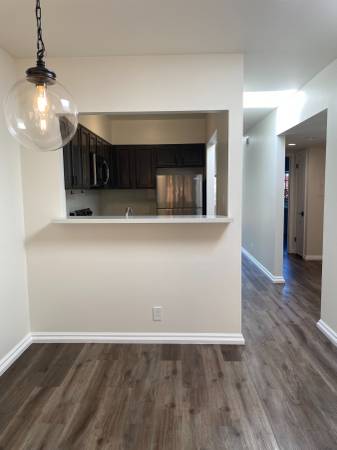 Apartments on E Napa St · Vineburg photo 5