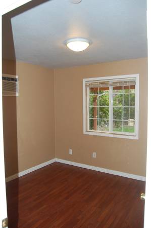 3BR/1BA Single Family House · Pittsburg photo 4