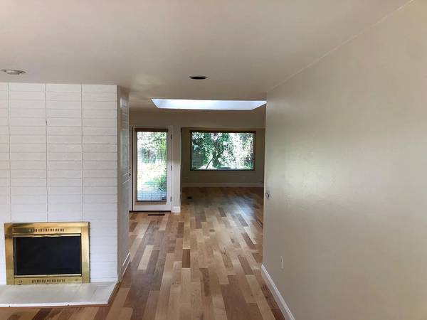 3BR/2BA Single Family House on Madison Dr · El Verano photo 3