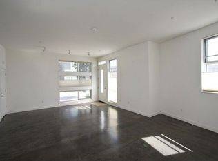 3BR/2BA Townhouse · Emeryville photo 2