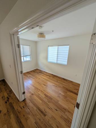2BR/2BA Townhouse · Millbrae photo 4