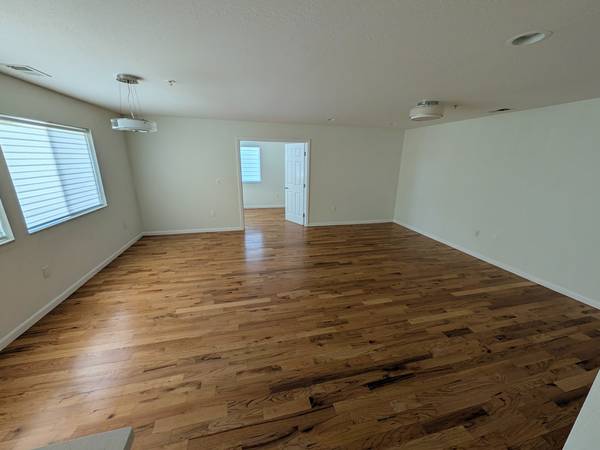 2BR/2BA Townhouse · Millbrae photo 3