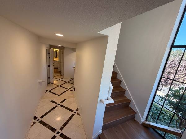 3BR/3BA Townhouse · Hayward photo 3