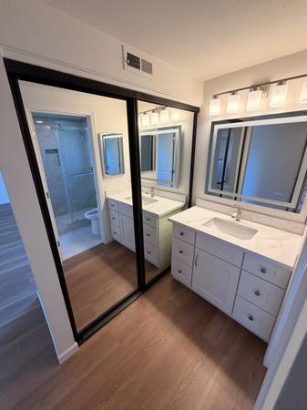 3BR/3BA Townhouse · Hayward photo 5