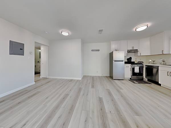 Apartments on Jayne Ave · Oakland photo 2