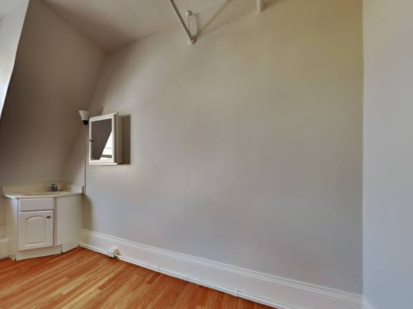 Apartment · Oakland photo 2