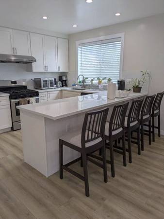 2BR/3BA Single Family House on Randolph Ave · South San Francisco photo 2