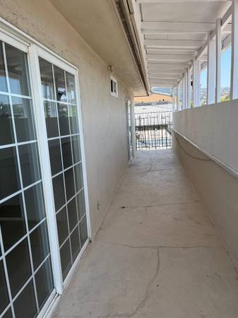 4BR/2BA Apartment · Oakland photo 4