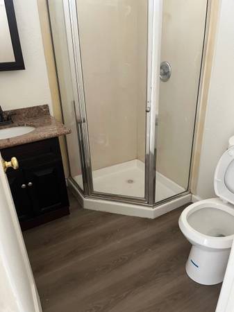 4BR/2BA Apartment · Oakland photo 5