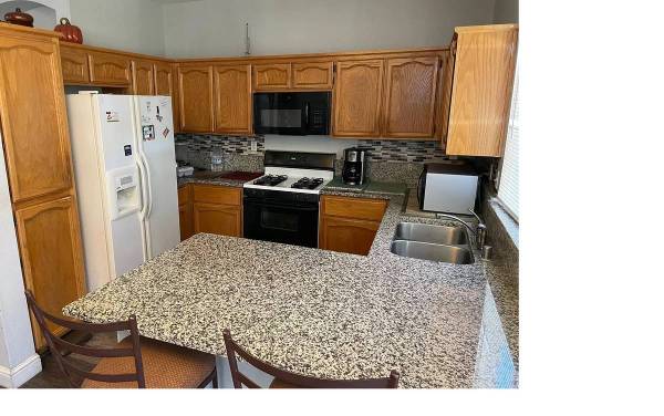 4BR/2BA Single Family House · Orinda photo 3