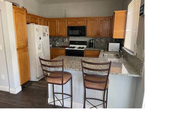 4BR/2BA Single Family House · Orinda photo 2