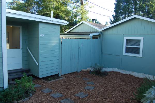 0BR/1BA Apartment · Forestville photo 2
