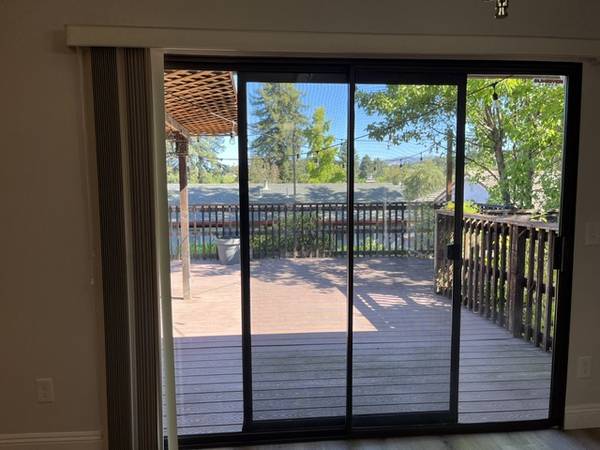 3BR/2BA Single Family House on Alexandria Drive · Healdsburg photo 5