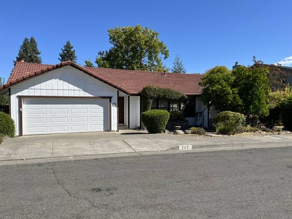 3BR/2BA Single Family House on Alexandria Drive · Healdsburg photo 2