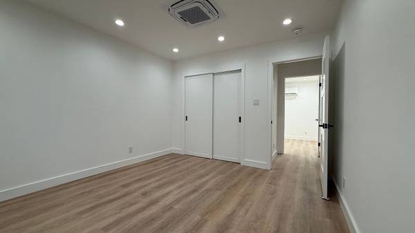 2BR/1BA Single Family House on Beech St · Hayward photo 5