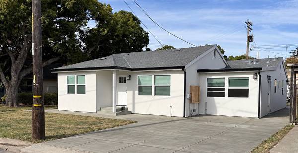 2BR/1BA Single Family House on Beech St · Hayward