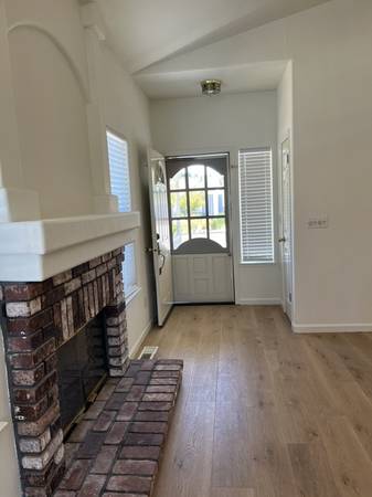 3BR/2BA Single Family House on School Street · Healdsburg photo 3