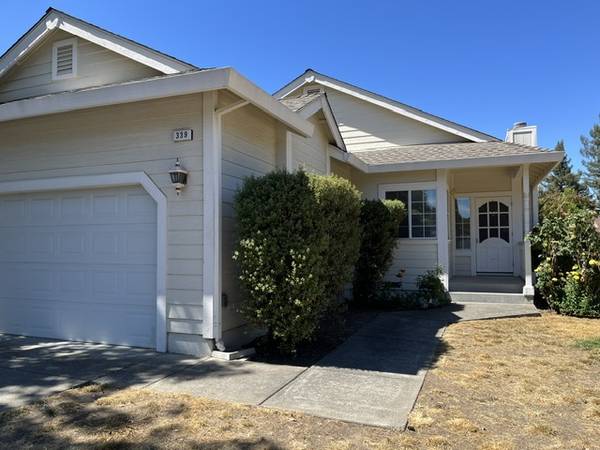 3BR/2BA Single Family House on School Street · Healdsburg