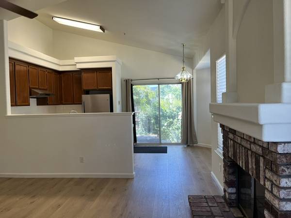 3BR/2BA Single Family House on School Street · Healdsburg photo 4