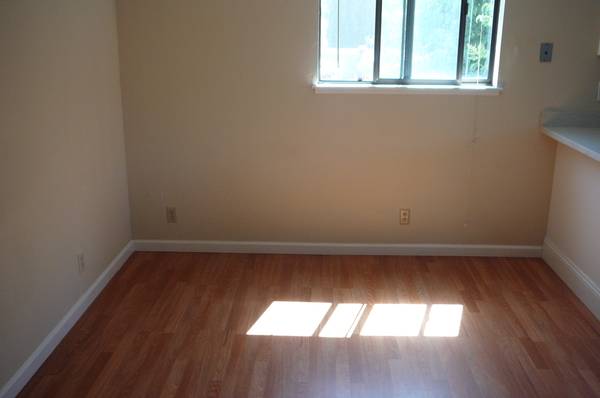 3BR/2BA Single Family House · Redwood City photo 5