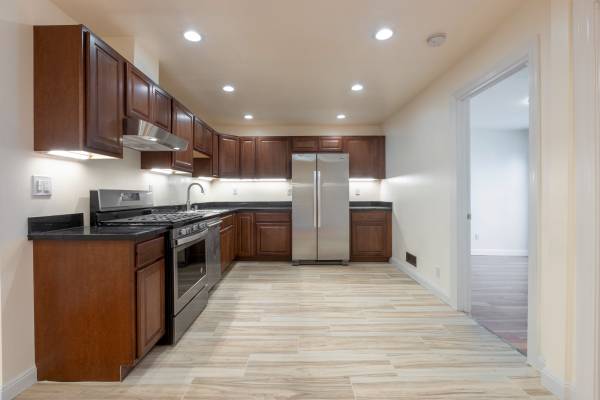 5BR/3BA Single Family House · San Francisco photo 2