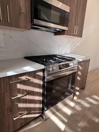 2BR/2BA Apartment · San Francisco photo 4