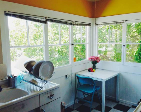 1BR/2BA Flat on Lawton Ave. · Oakland photo 3