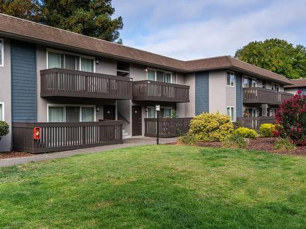 Apartments on Diablo Ave. · Novato photo 2