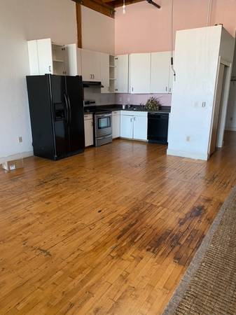 0BR/1BA Loft · Oakland photo 2