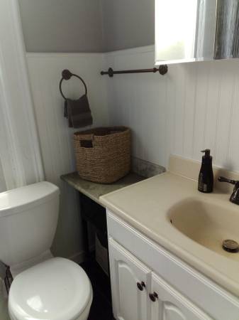1BR/1BA Apartment · Oakland photo 4