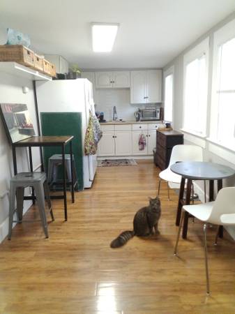 1BR/1BA Apartment · Oakland photo 2