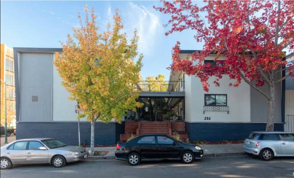 1BR/1BA Apartment on E 15th · Oakland photo 2