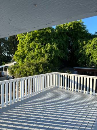 2BR/1BA Duplex · Oakland photo 4